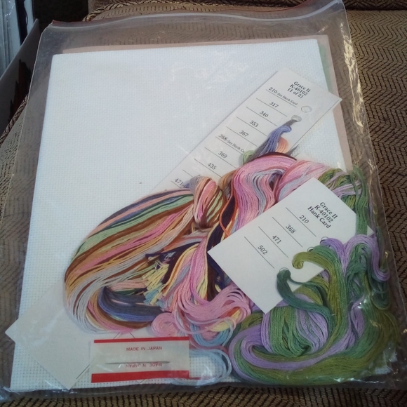 Grace II Counted Crosstitch kit - Picture 3 of 3